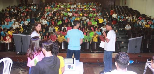Ação de conscientização da EJE-BA engaja estudantes de Vitória da Conquista Mais de 300 adolescentes participaram da atividade nesta quarta (15/5), no Colégio Nossa Senhora...
