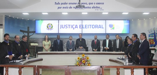 Corte do TRE-BA julga processos eleitorais durante sessão realizada em Conquista Terceiro maior colégio eleitoral do estado foi o escolhido pelo eleitoral baiano para receber di...