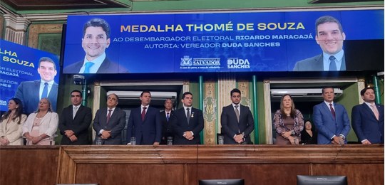 Desembargador da Corte do TRE-BA é homenageado com Medalha Thomé de Souza