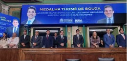 Desembargador da Corte do TRE-BA é homenageado com Medalha Thomé de Souza