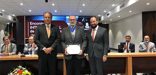 Medalha do Mérito Acadêmico2