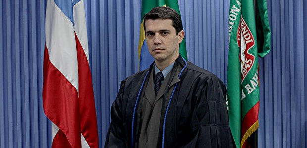 “Medalha do Mérito Eleitoral da Bahia com Palma” será concedida ao procurador Ruy Nestor Condecoração é oferecida pelo TRE-BA àqueles que tenham contribuído destacadamente para o engran...