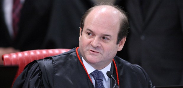 Ministro Tarcisio Vieira de Carvalho Neto durante Sessão do TSE