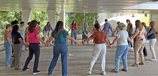 Oficina de danças circulares marca 3º dia da Semana do(a) Servidor(a) do TRE-BA Oficina de danças circulares marca 3º dia da Semana do(a) Servidor(a) do TRE-BA