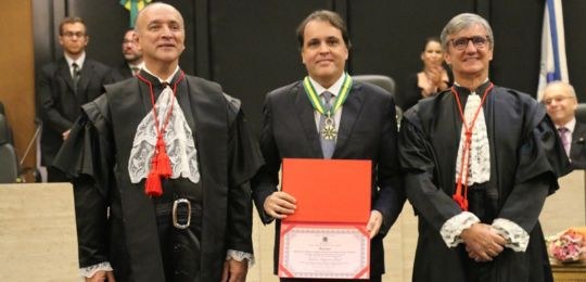 Presidente do Coptrel e do TRE-BA é homenageado pela Justiça Eleitoral do RJ
