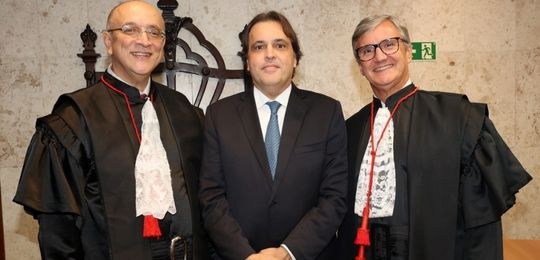 Presidente do TRE-BA e do COPTREL prestigia posse dos novos membros do TRE-RJ