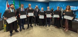 Presidente do TRE-BA homenageia Corte com Medalha do Mérito Eleitoral da Bahia