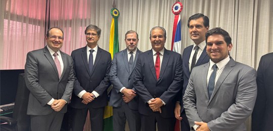 Presidente do TRE-BA prestigia entrega de título de cidadão baiano ao ministro Dias Toffoli e ao PGR Paulo Gonet Presidente do TRE-BA prestigia entrega de título de cidadão baiano ao ministro Dias Toffoli e ao...