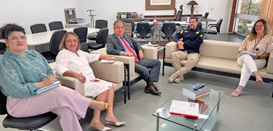 Presidente do TRE-BA recebe superintendente da PRF Presidente do TRE-BA recebe superintendente da PRF para discutir segurança das Eleições