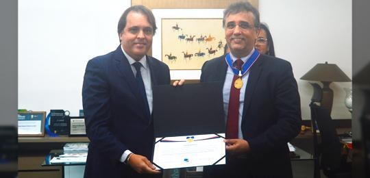 Procurador Fernando Túlio - Medalha Procurador Fernando Túlio é agraciado com Medalha do Mérito Eleitoral com Palma