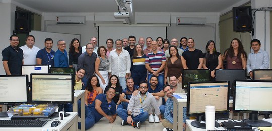 Servidores do TRE-BA participam de teste dos sistemas de totalização e do ecossistema da urna pa...