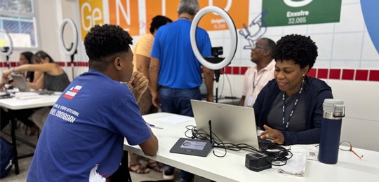 TRE-BA: atendimento eleitoral Falta um mês: eleitores(as) têm até 6 de maio para tirar título e regularizar situação eleitoral