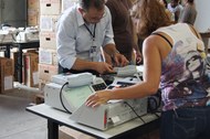 Foto da cerimônia de carga e lacração das urnas para Eleição 2012 em Salvador