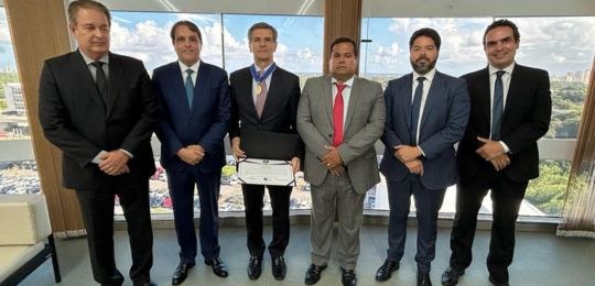 TRE-BA concede medalha do Mérito Eleitoral com Palma ao ministro Marco Aurélio Bellizze
