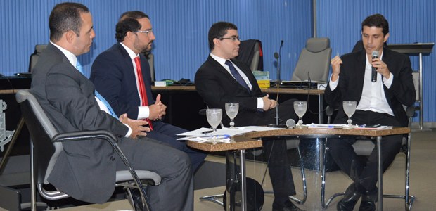 TRE-BA debate reforma eleitoral Juiz Ouvidor do TRE-BA, Marcelo Junqueira Ayres Filho; procurador Regional Ruy Nestor e analista...
