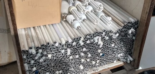 TRE-BA Descarte lâmpadas fluorescentes TRE-BA promove o descarte adequado de 858 lâmpadas fluorescentes inservíveis