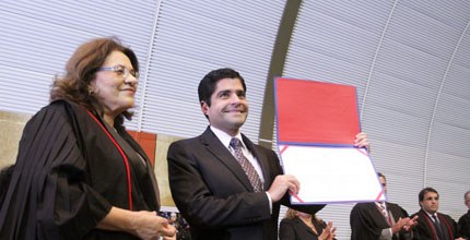 Desembargadora Sara Brito, Presidente do TRE-BA, diploma o prefeito eleito de Salvador, ACM Neto...