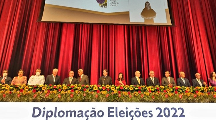 TRE-BA Diplomação Eleição 2022 TRE-BA diploma eleitos em cerimônia no TCA. A solenidade marca o encerramento formal do processo...