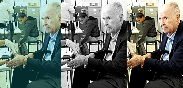 TRE-BA eleitor 98 anos realiza recadastramento biométrico em Feira de Santana 