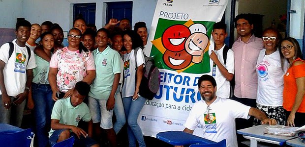 TRE-BA-eleitor-futuro-itaparica Alunos da Escola Municipal Benedito de Oliveira Barros participaram de roda de conversa sobre ci...
