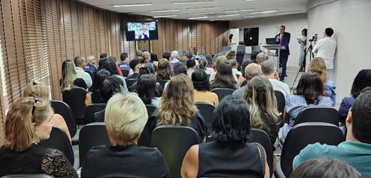 TRE-BA encerra programação da Semana do(a) Servidor(a) com homenagens e apresentação musical TRE-BA encerra programação da Semana do(a) Servidor(a) com homenagens e apresentação musical