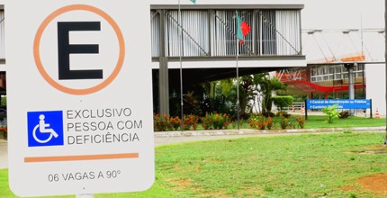 TRE-BA Estacionamento com vagas exclusivas para Tribunal