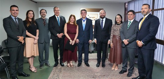 TRE-BA homenageia juiz federal Dirley da Cunha Júnior com Medalha do Mérito Eleitoral com Palma