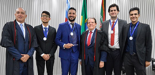 TRE-BA II Olimpíada de Direito Eleitoral Estudantes de Brasília vencem II Olimpíada de Direito Eleitoral