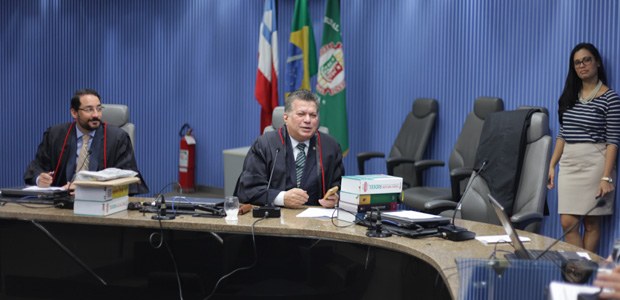 TRE-BA Juiz Carlos d’Ávila Teixeira Sessão com o juiz Carlos d’Ávila Teixeira.