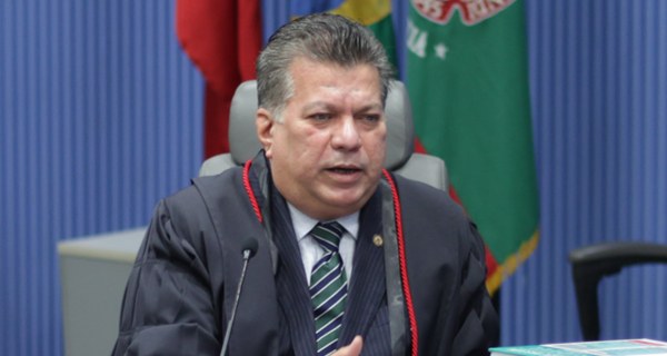 TRE-BA Juiz Federal Carlos d’Ávila se despede da Corte Eleitoral na quinta-feira (5/5) TRE-BA Juiz Federal Carlos d’Ávila se despede da Corte Eleitoral na quinta-feira (5/5)