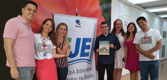 Durante encontro com estudantes e educadores realizado no TRE-BA no âmbito do projeto #Partiumud...