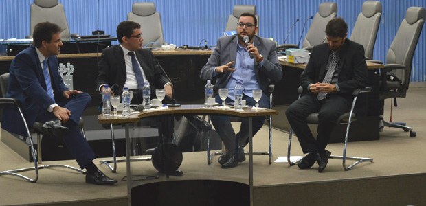TRE-BA mesa redonda "voto obrigatório ou facultativo?" Evento do projeto Sextas Culturais, da EJE/ BA: debate foi mediado por Jaime Barreiros e protago...