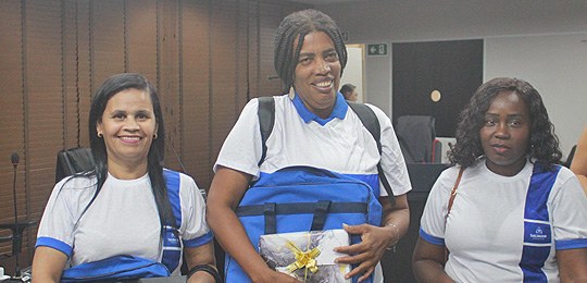 TRE-BA premia vencedoras do I Concurso de Frases sobre combate à desinformação nas eleições TRE-BA premia vencedoras do I Concurso de Frases sobre combate à desinformação nas eleições