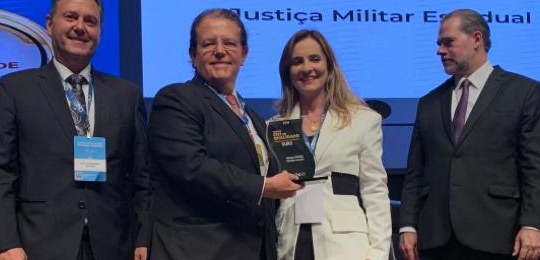 TRE-BA presidente recebe Prêmio CNJ