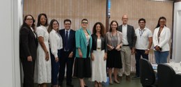 A visita da equipe contribui para o aperfeiçoamento do processo eleitoral, ampliando a transparê...