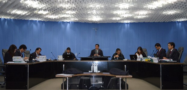 TRE-BA Rotondando realiza primeira sessão como presidente Primeira sessão do ano foi marcada por manifestações de pesar pela morte do ministro Teori Zavas...