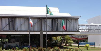 TRE-BA Sede na capital O expediente na Instituição será suspenso nos dias 4 (Corpus Christi) e 5/6, sendo que os servid...