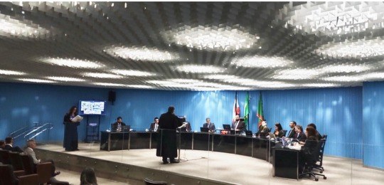 Presidente do TRE-BA reitera compromisso com gestão compartilhada durante primeira sessão na pre...