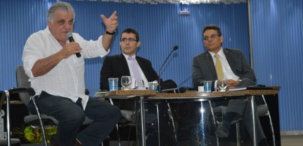 TRE-BA Sextas Culturais Reforma Política Reforma Política é debatida pelos professores Jaime Barreiros Neto, Paulo Fábio Dantas Neto e Sa...