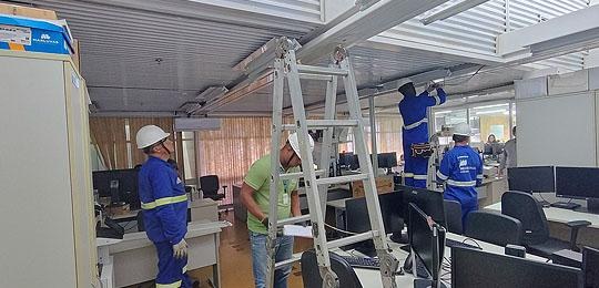 TRE-BA substitui lâmpadas fluorescentes por LED na Capital e interior do Estado