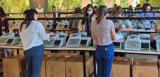 TRE-BA testa urnas eletrônicas no 16º Simulado Nacional de Hardware