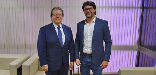 Presidente do Tribunal Regional Eleitoral da Bahia (TRE-BA) e o presidente do Esporte Clube Bahi...