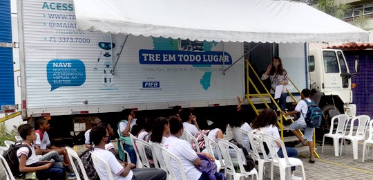 TRE em Todo Lugar ação em colégio da Pituba