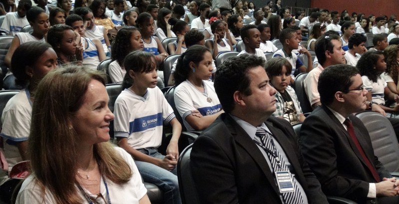 Concurso de redação, promovido pela Escola Judiciária Eleitoral da Bahia, premia Eleitor do Futuro