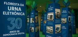 TRE-BA realiza exposição para celebrar 30 anos da urna eletrônica. Exposição ‘Floresta da Urna E...