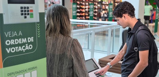 TRE-BA realiza ação de Treinamento do Eleitor no Shopping Bela Vista